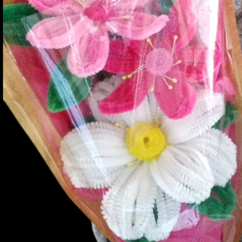 Flower bouquet Pipe cleaner flower bouquet.
